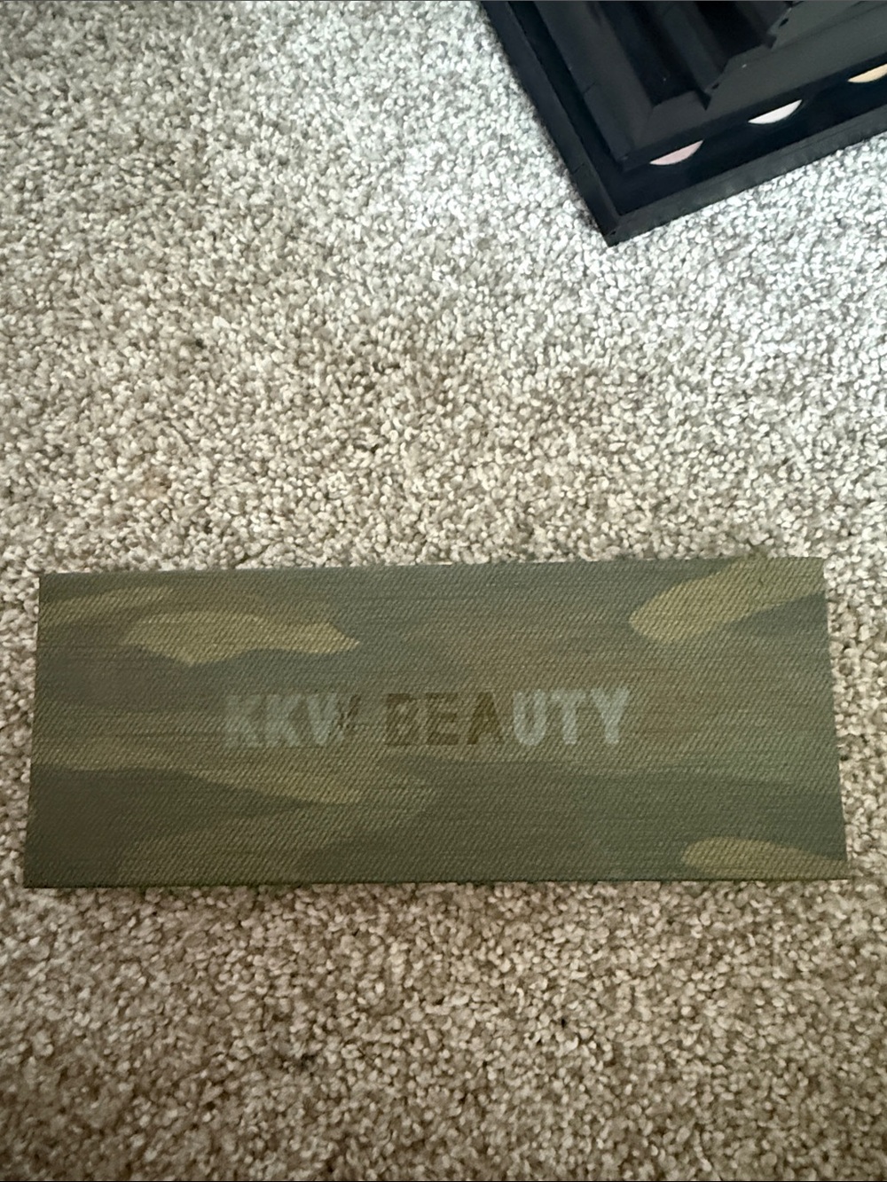 Kkw beauty camo eye shadow palette unused